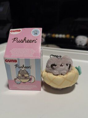 Pusheen Pineapple Float Blind Box Tropical Vacation Series 26